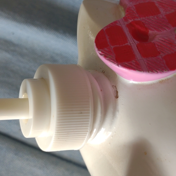 Sanrio Hello Kitty Soap Dispenser! - Picture 8 of 9